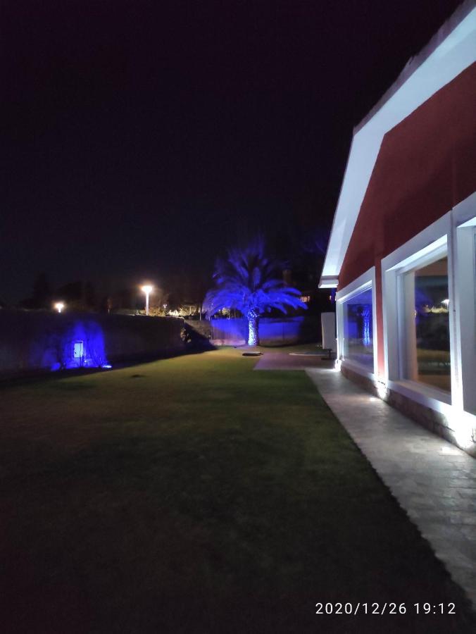 Chalet Con Piscina Y Jacuzzi En Madrid Alquila Habitaciones Algete エクステリア 写真