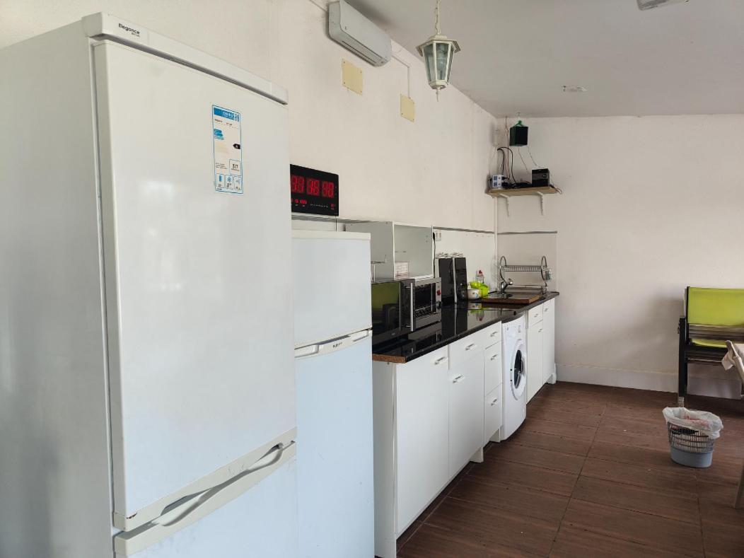 Chalet Con Piscina Y Jacuzzi En Madrid Alquila Habitaciones Algete エクステリア 写真