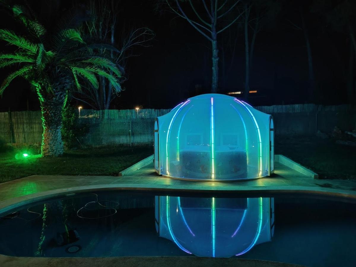 Chalet Con Piscina Y Jacuzzi En Madrid Alquila Habitaciones Algete エクステリア 写真