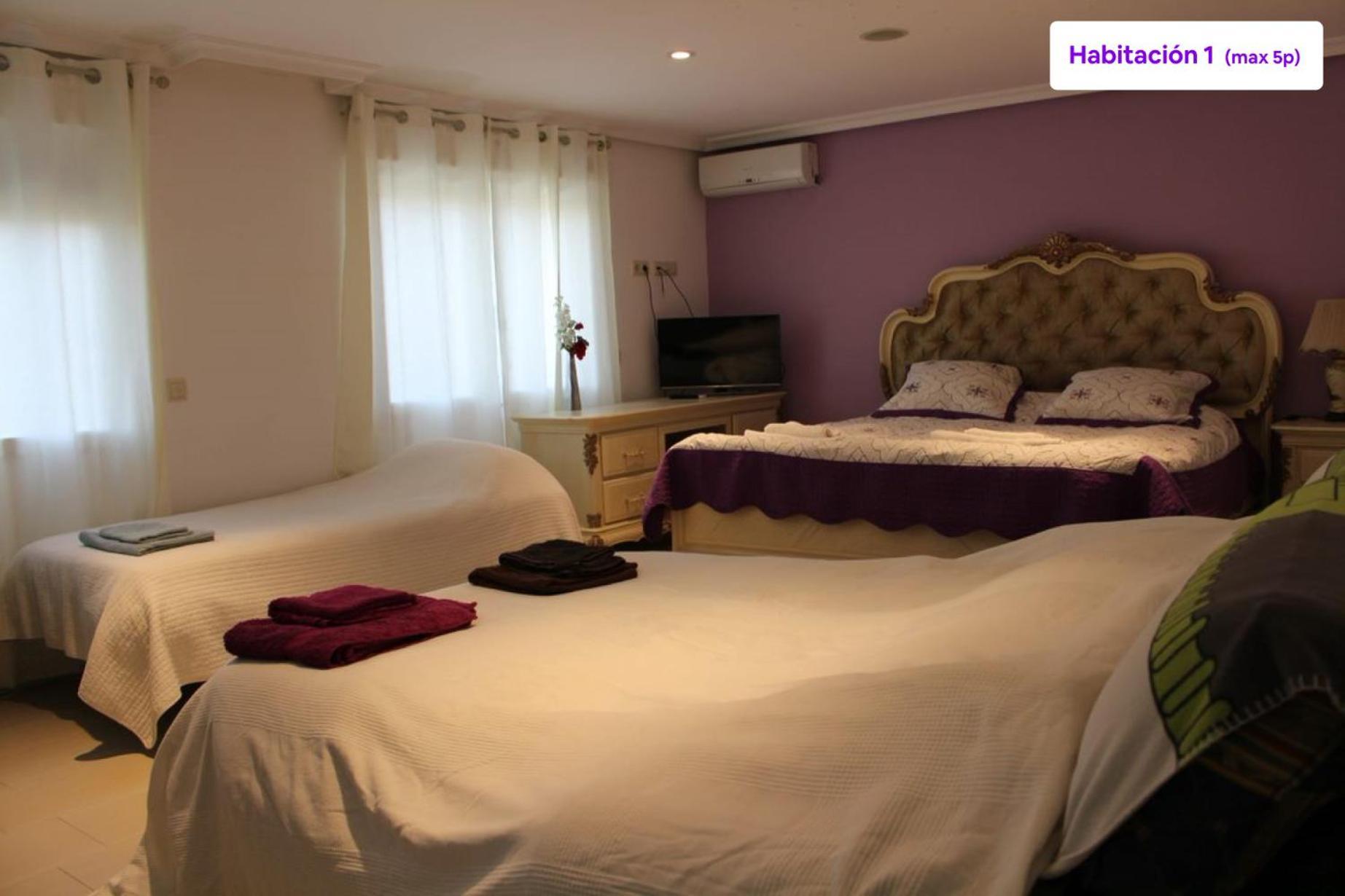 Chalet Con Piscina Y Jacuzzi En Madrid Alquila Habitaciones Algete エクステリア 写真
