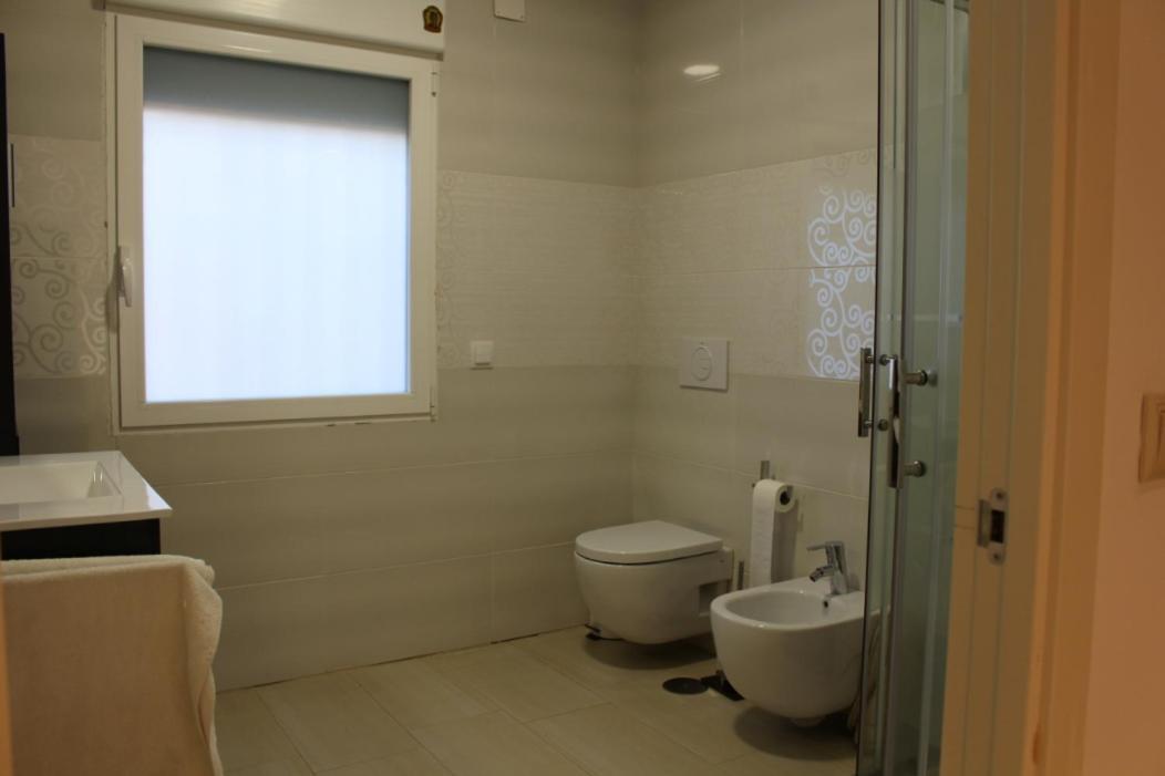 Chalet Con Piscina Y Jacuzzi En Madrid Alquila Habitaciones Algete エクステリア 写真